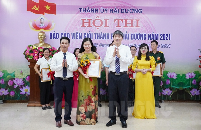 Báo cáo viên Đảng bộ phường Hải Tân giành giải nhất Hội thi báo cáo viên giỏi TP Hải Dương